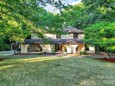 6512 Carmel Hills Dr, Charlotte, NC 28226
