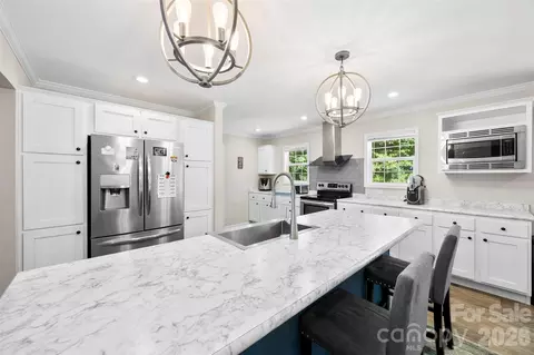 Kitchen - 959 Wendover Heights Dr, Shelby, NC 28150 photo 2 of 3