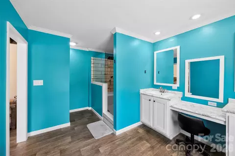 Bath - 959 Wendover Heights Dr, Shelby, NC 28150 photo 1 of 3