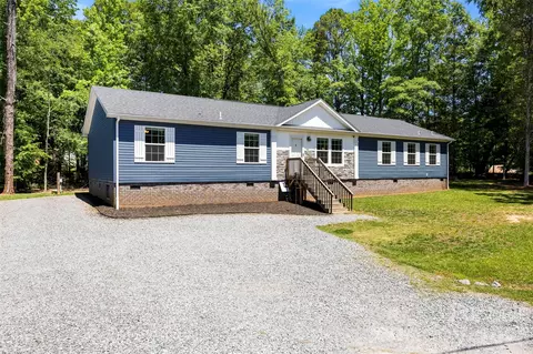 Exterior - 959 Wendover Heights Dr, Shelby, NC 28150 photo 1 of 4
