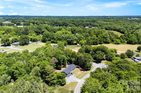 View/Area - 959 Wendover Heights Dr, Shelby, NC 28150 photo 3 of 4