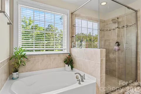 Bath - 1376 Rainier Dr, Fort Mill, SC 29708 photo 2 of 4