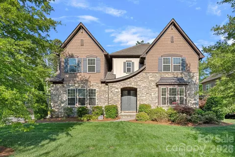 109 Eden Hollow Ln, Matthews, NC 28104