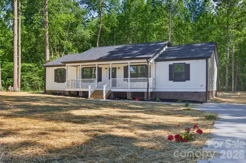 7312 Davis Country Rd, Randleman, NC 27317