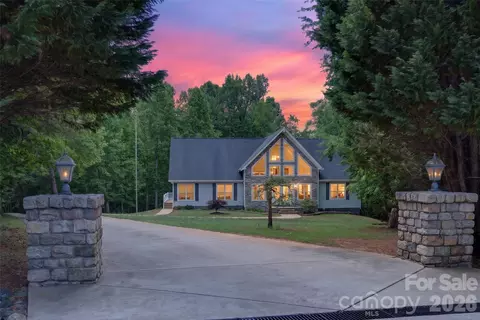 2977 Cabin Creek Dr, Catawba, NC 28609
