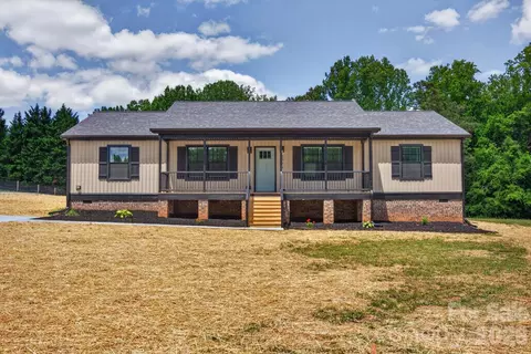 2979 Durant Dr, Winston Salem, NC 27107
