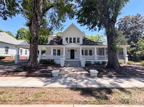 329 W Mclelland Ave, Mooresville, NC 28115