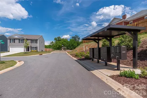 8 Madelyn Dr, Clyde, NC 28721