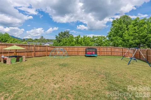 8 Madelyn Dr, Clyde, NC 28721 photo 6