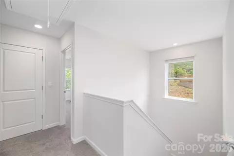 8 Madelyn Dr, Clyde, NC 28721 photo 19