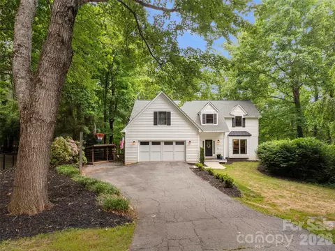 1130 New Castle Ct, Asheville, NC 28803