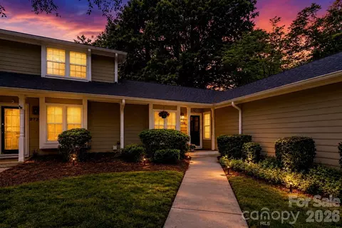 2734 Tiergarten Ln, Charlotte, NC 28210