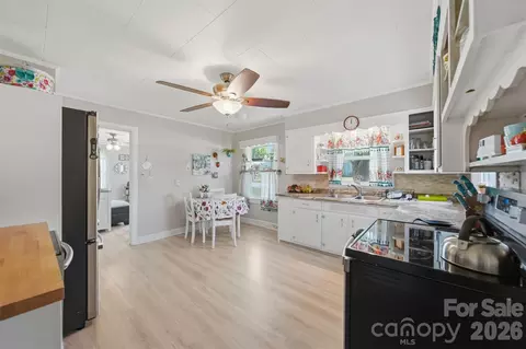 Kitchen - 122 Settlemyre Rd, Morganton, NC 28655 photo 6 of 6
