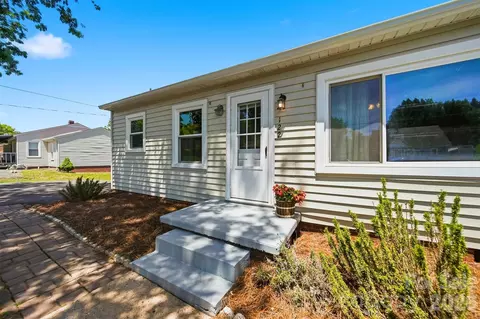 Exterior - 122 Settlemyre Rd, Morganton, NC 28655 photo 2 of 11