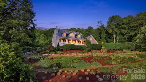 15 Racoon Pt, Canton, NC 28716