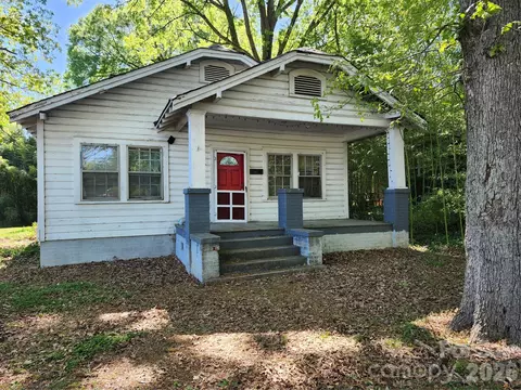 209 W 1st St, Lowell, NC 28098
