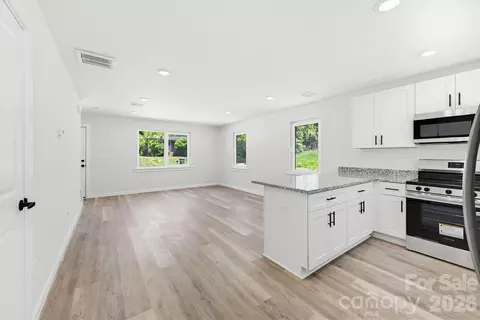 701 2nd Street Sw Pl SW, Conover, NC 28613 photo 8