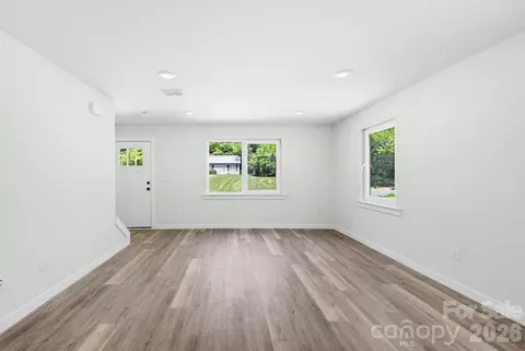 701 2nd Street Sw Pl SW, Conover, NC 28613 photo 5
