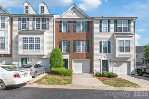 1707 Kashmir White Ln, Fort Mill, SC 29708