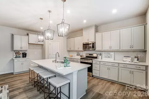 Kitchen - 1601 Honey Trl, Monroe, NC 28112 photo 2 of 3