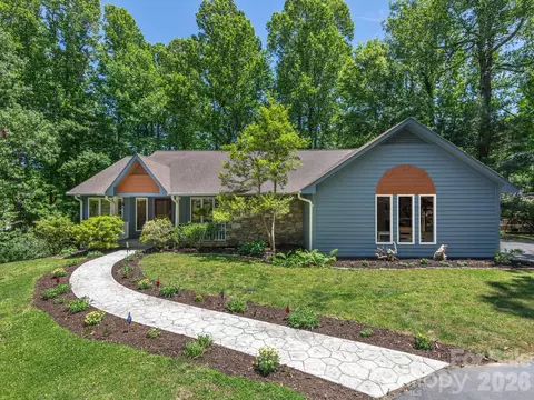3942 Laurel Park Hwy, Laurel Park, NC 28739