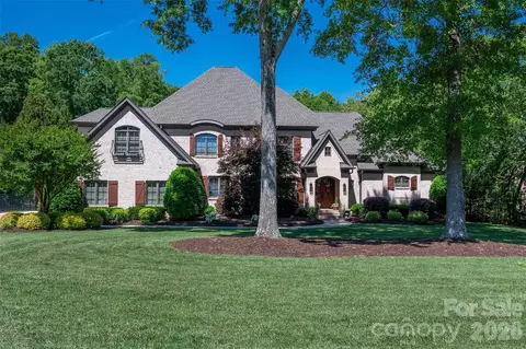 8905 Whirlaway Ln, Waxhaw, NC 28173