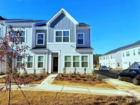 7005 Alpharetta 20 St #20, Charlotte, NC 28216