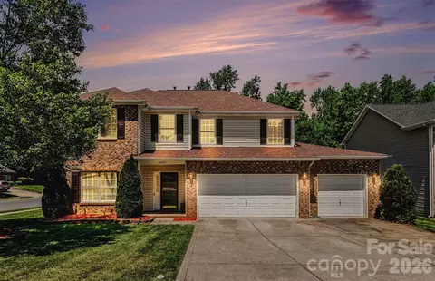 10103 Caldwell Forest Dr, Charlotte, NC 28213