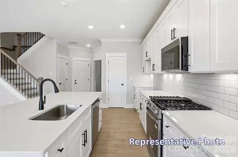 Kitchen - 122 Pointer Trl, Troutman, NC 28166 photo 4 of 5