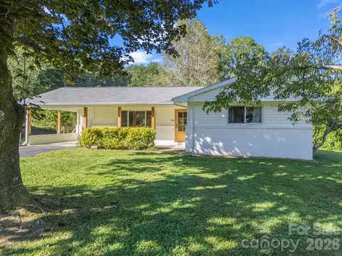 204 Jeff St, Hendersonville, NC 28739