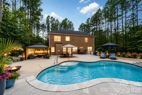 512 Stillwater Rd, Troutman, NC 28166