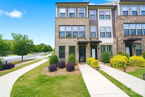 804 Broad River Ln, Charlotte, NC 28211