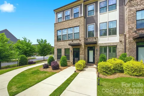 804 Broad River Ln, Charlotte, NC 28211