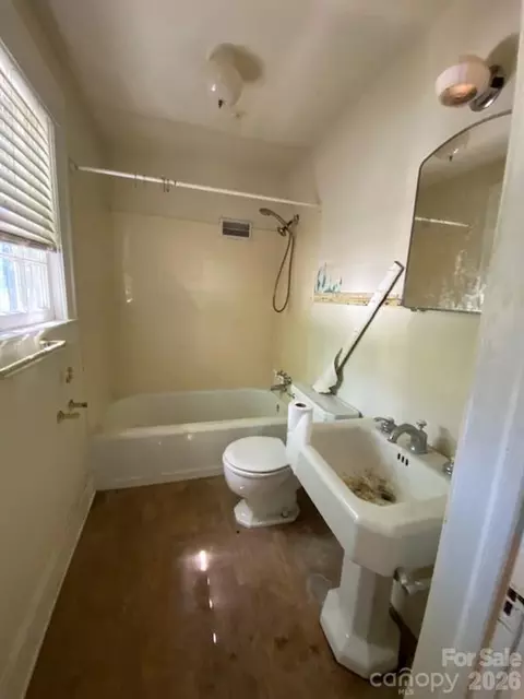 Bath - 413 Rice St, Hamlet, NC 28345 photo 1 of 2