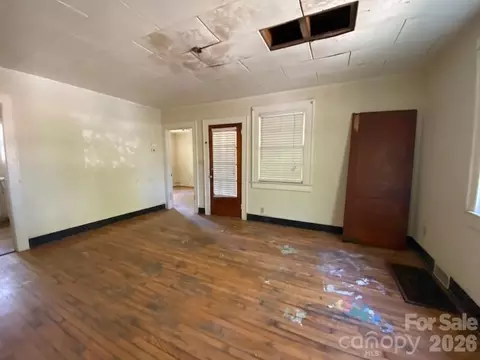 Living - 413 Rice St, Hamlet, NC 28345 photo 3 of 3