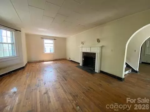 Living - 413 Rice St, Hamlet, NC 28345 photo 2 of 3