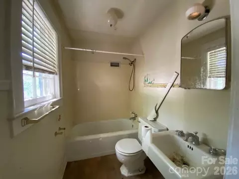 Bath - 413 Rice St, Hamlet, NC 28345 photo 2 of 2