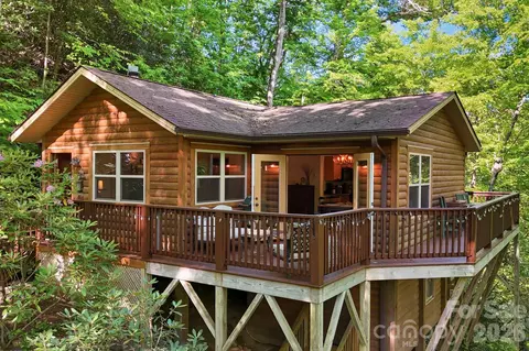 500 Winter Star Rd, Burnsville, NC 28714