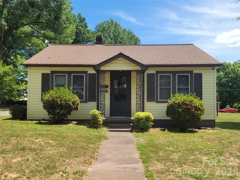 320 Cook St, Mooresville, NC 28115
