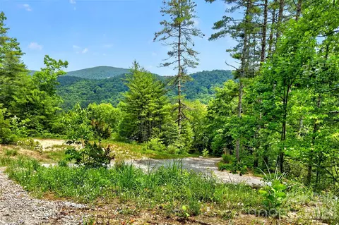 259 E Lester Ln, Hendersonville, NC 28739
