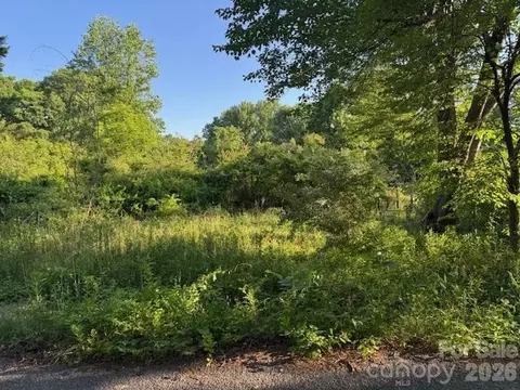 202 Dundee St, Hendersonville, NC 28791