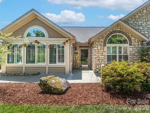 60 Mountain Meadow E2 Cir #E2, Weaverville, NC 28787