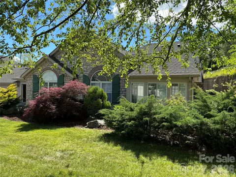 60 Mountain Meadow E2 Cir #E2, Weaverville, NC 28787