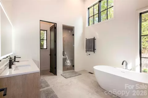 Bath - 519 Eagle Dr, Sapphire, NC 28774 photo 2 of 4