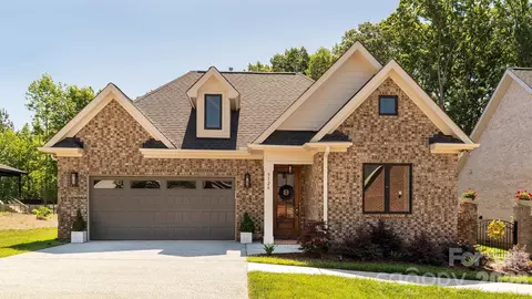 5124 Silver Trace Ln, Denver, NC 28037