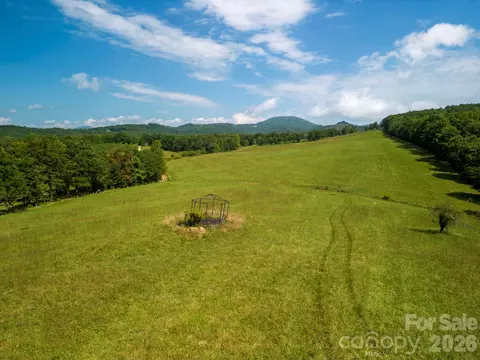 Summer 2 Road #2, Hendersonville, NC 28792