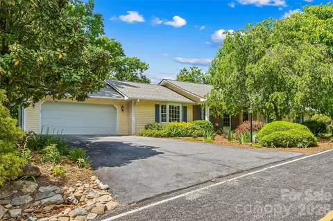 120 Eagle Rock Trl, Hendersonville, NC 28739