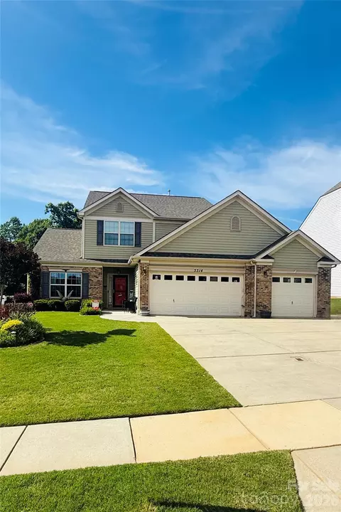 5514 Verrazano Dr, Waxhaw, NC 28173