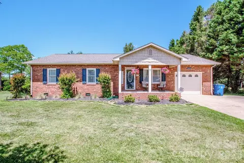 2426 Ashford Dr, Newton, NC 28658