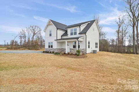 1020 Forest Dr, Marshville, NC 28103